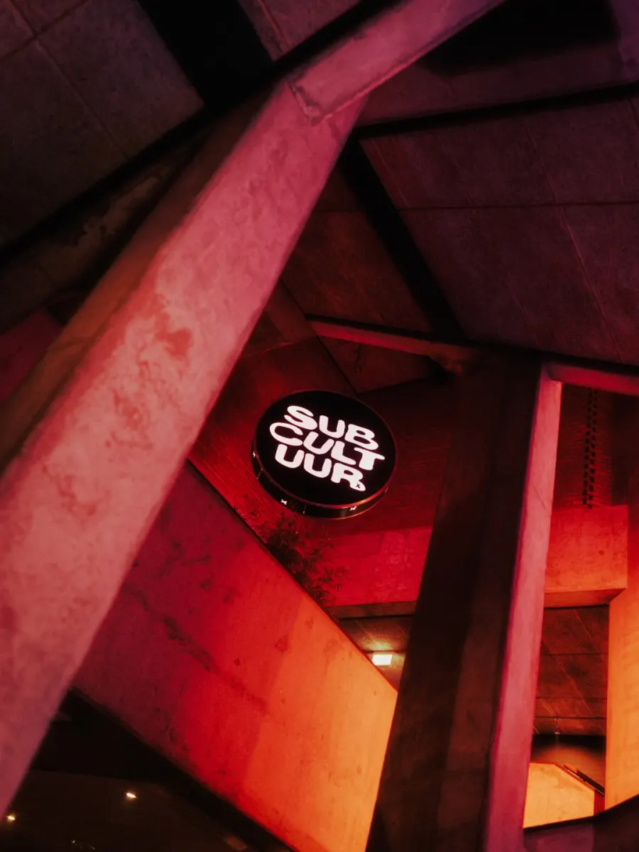 The Subcultuur sign between concrete beams